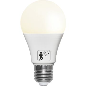 Illumination E27 A60 LED 4,8W 470lm 2700K Opalhvit, Med bevegelsessensor